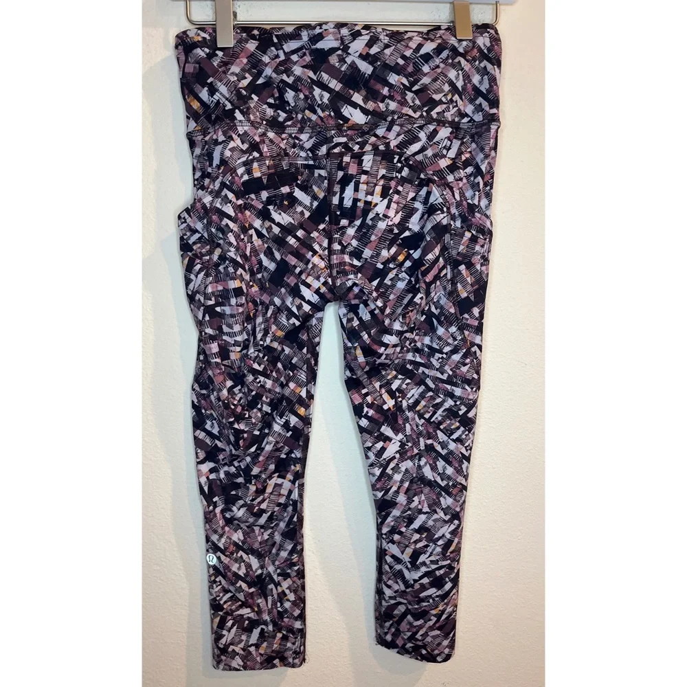 Lululemon Fast and Free‎ High Rise Cropped Leggings Size 6 Kaleidoscopic Pink